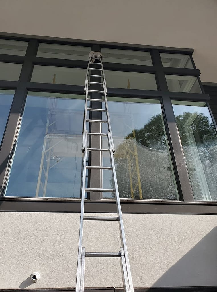 WindowClenaingLadder