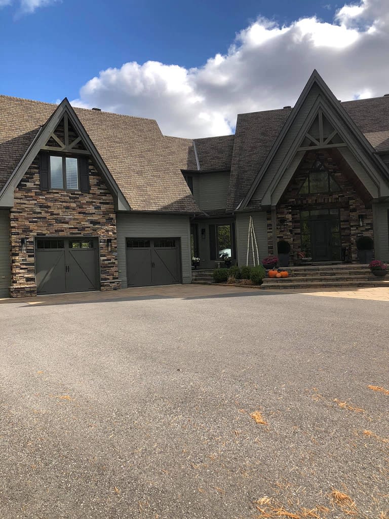 Cleaning windows in Denver Today